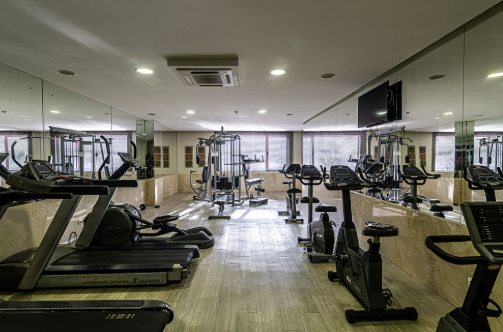 GYM AND PISCINE